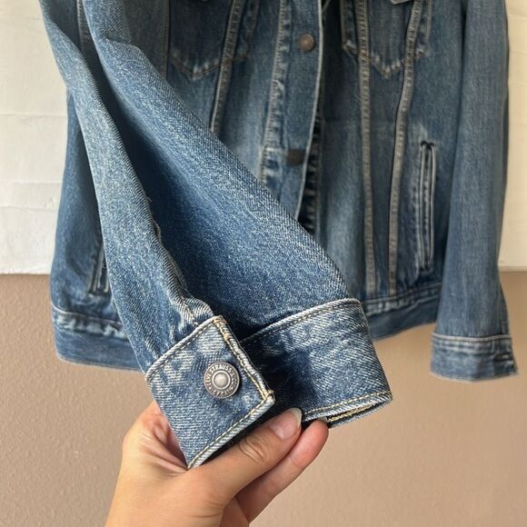 Levi's Men’s Original Denim Trucker Jean Jacket size Medium MSRP $150 worn once - Picture 7 of 8